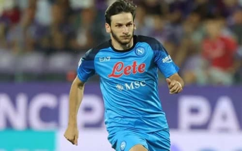 Khvicha Kvaratskhelia: La Stella del Calcio Moderno