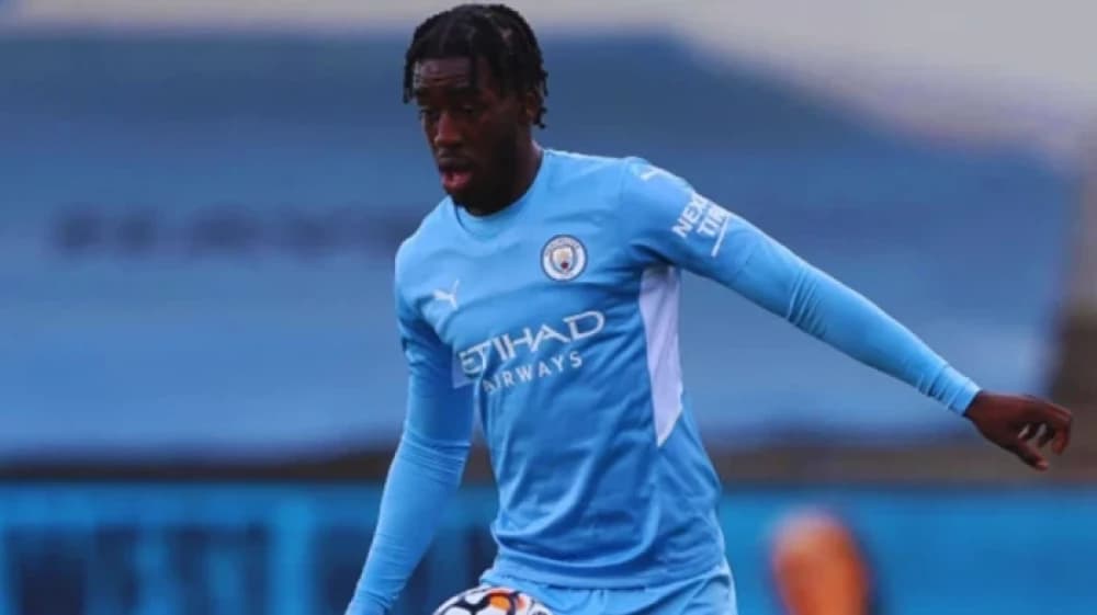 Joshua Wilson-Esbrand: Il Futuro del Terzino Moderno Joshua Wilson-Esbrand: Il Futuro del Terzino Moderno