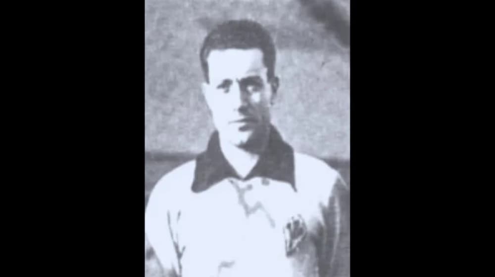 Ugo Amoretti: Il Guardiano della Porta e Maestro del Calcio Italiano Ugo Amoretti: Il Guardiano della Porta e Maestro del Calcio Italiano